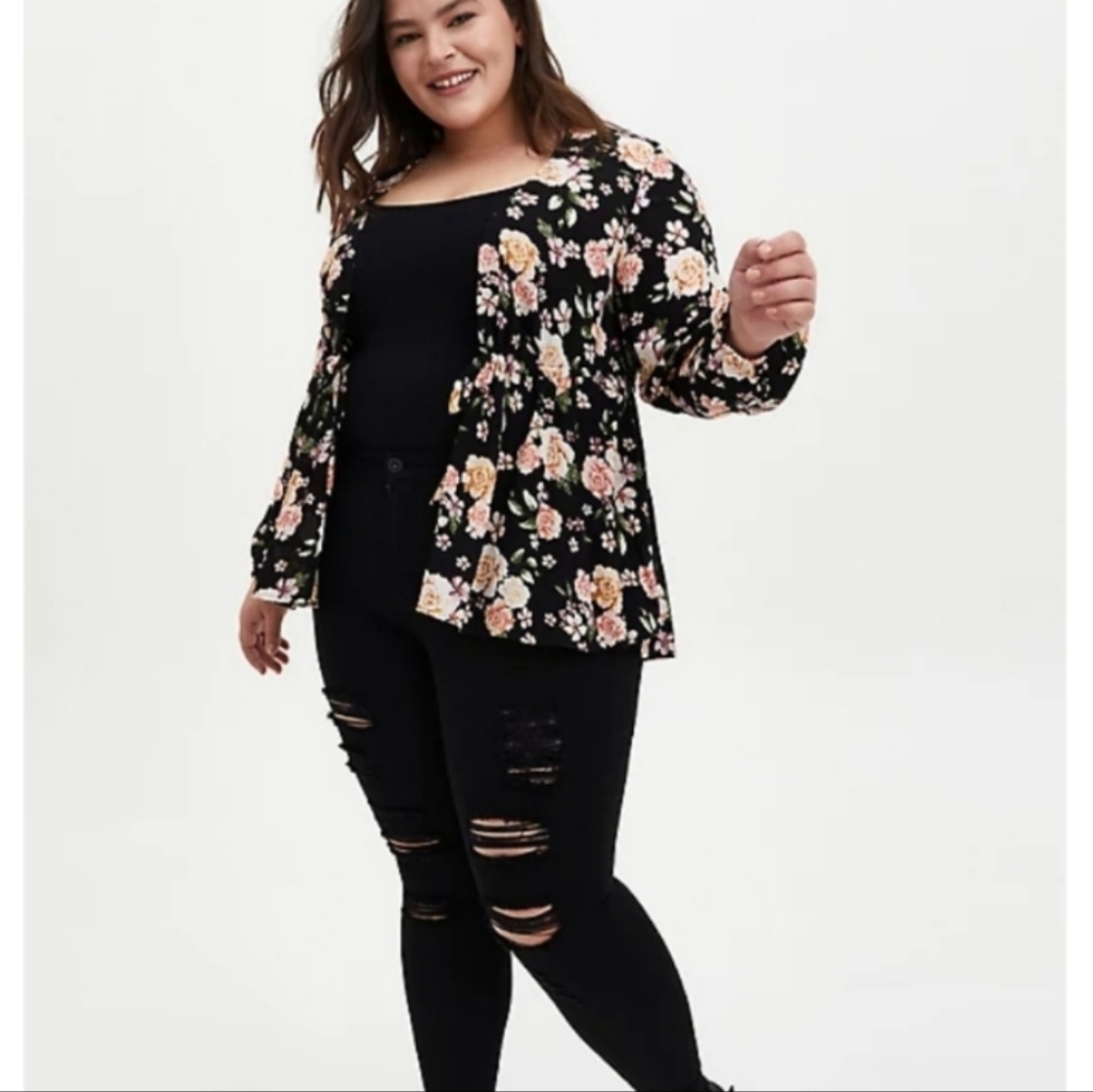 Torrid Floral Crepe Tie Front Kimono Top